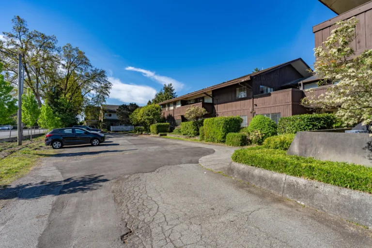 Cedar Court Apt.