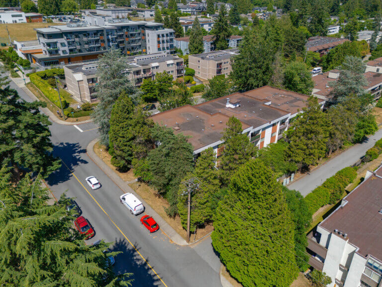 Howie Court Apts