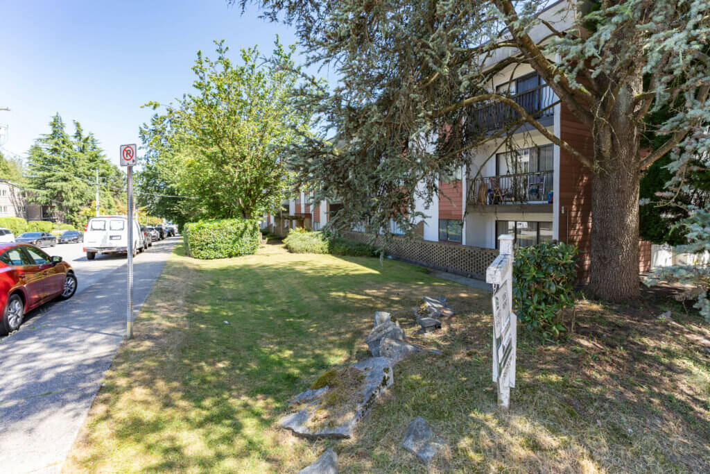 Howie Court Apts other photo