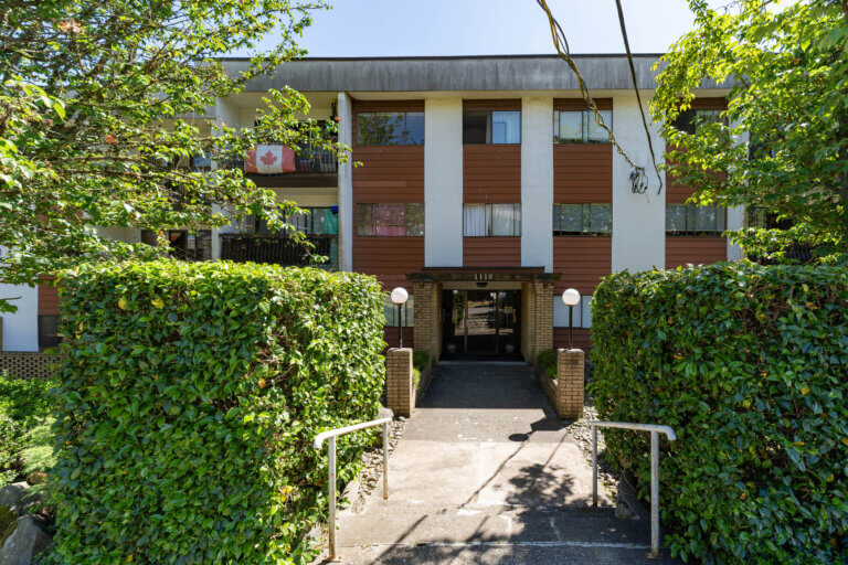 Howie Court Apts