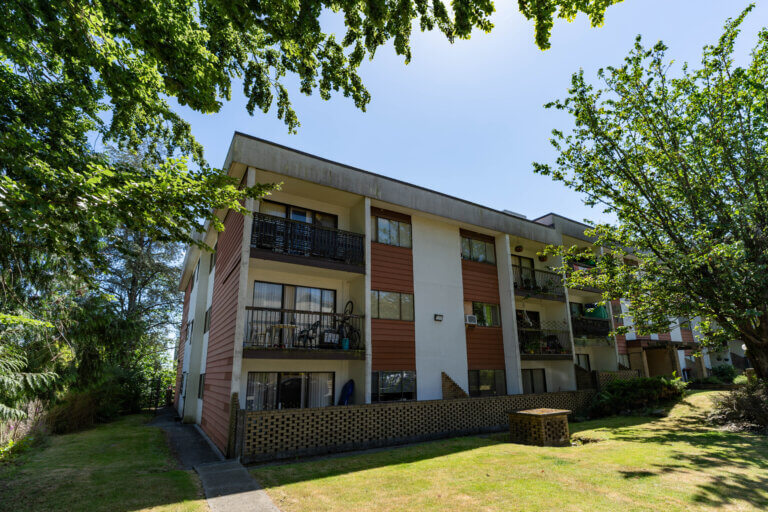 Howie Court Apts