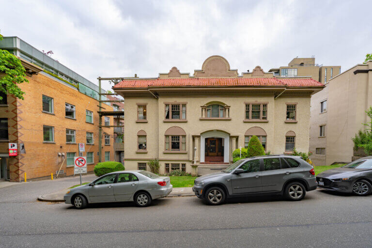 Miramar Apts.