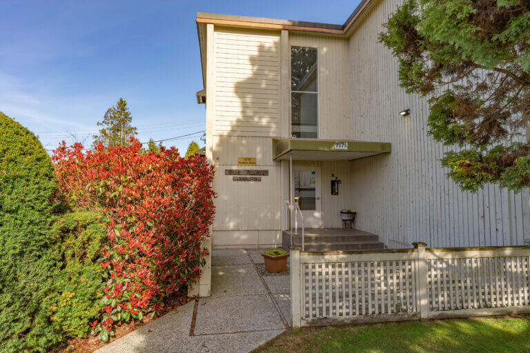 Simon Fraser Apts.