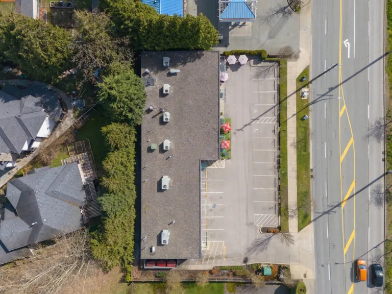 1655 Como Lake Ave.