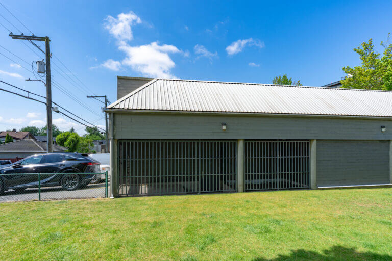 2586 E. Hastings