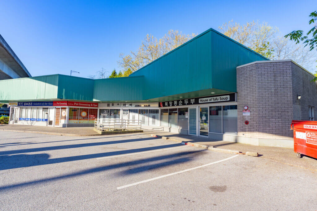 4563 North Road other photo