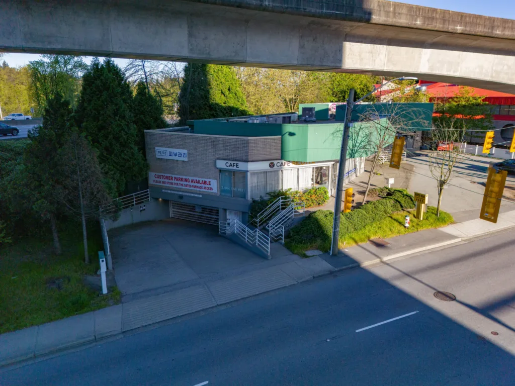 4563 North Road other photo