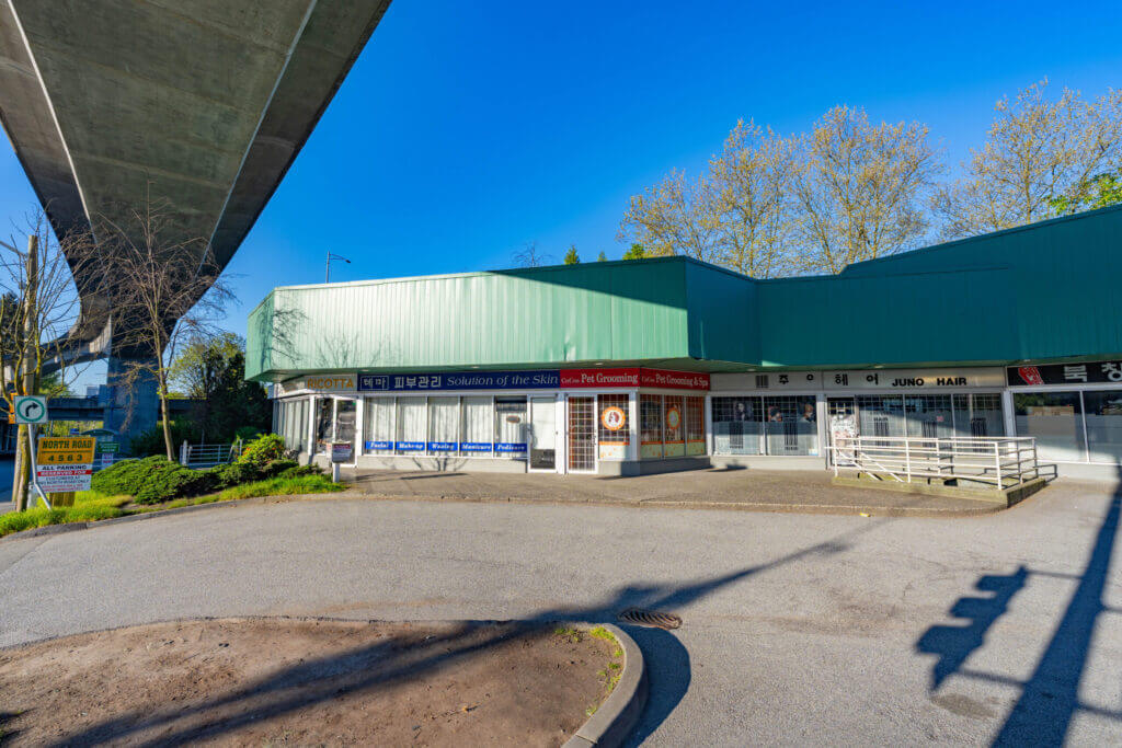 4563 North Road other photo