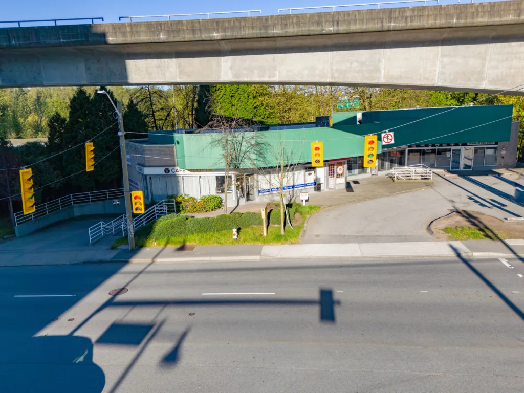 4563 North Road other photo