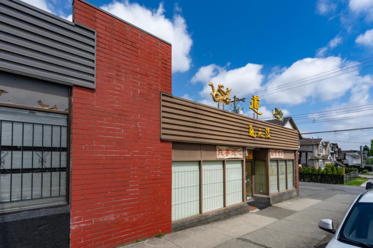 5088-5090 Victoria Dr. & 2017-2021 E. 35th Ave.