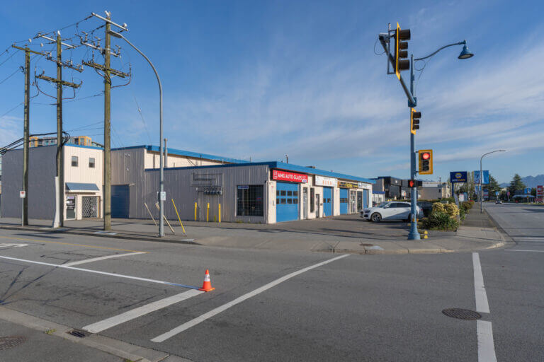 5671 Minoru Blvd