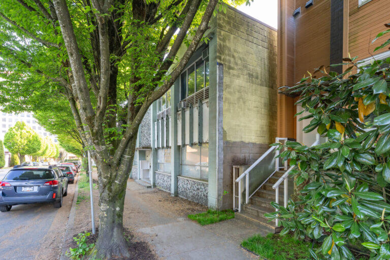 8815-8827 Selkirk Street