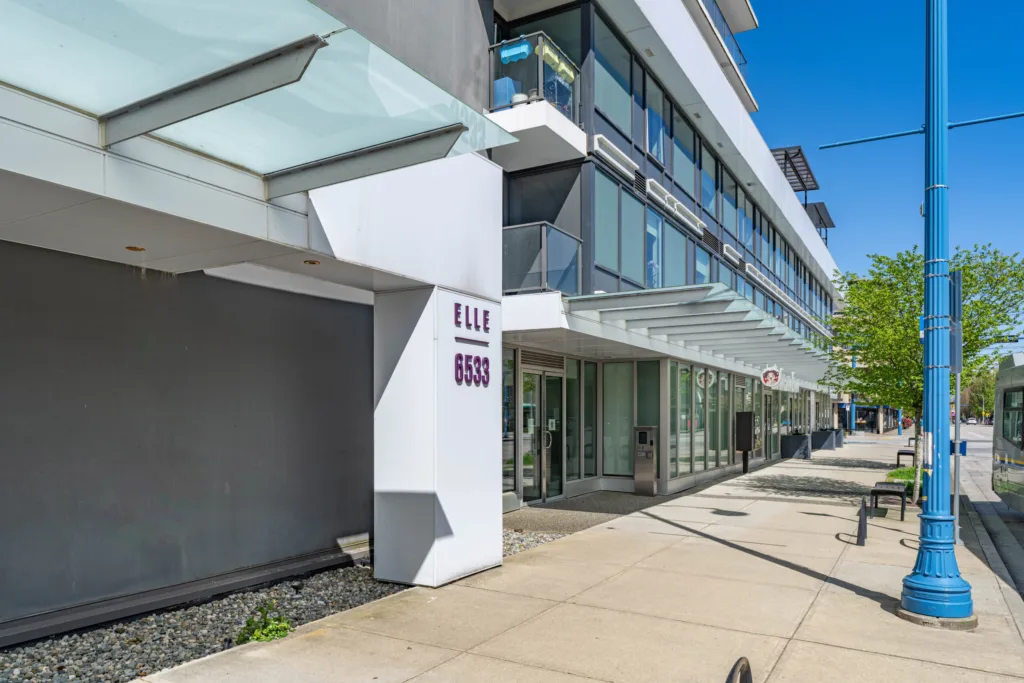 Elle Richmond other photo