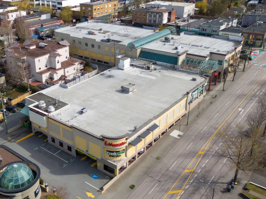 iL Mercato Shopping Centre exterior photo
