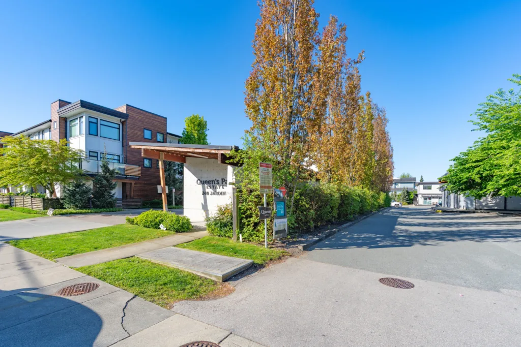 Queens Plaza other photo