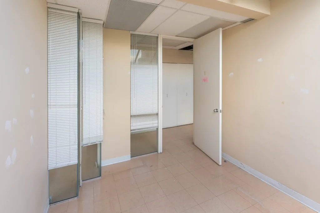 Unit 400 other photo