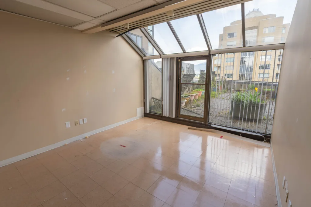 Unit 400 other photo