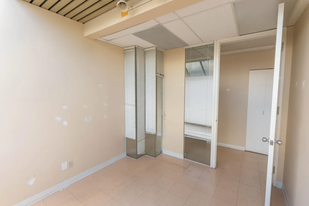 Unit 400 other photo