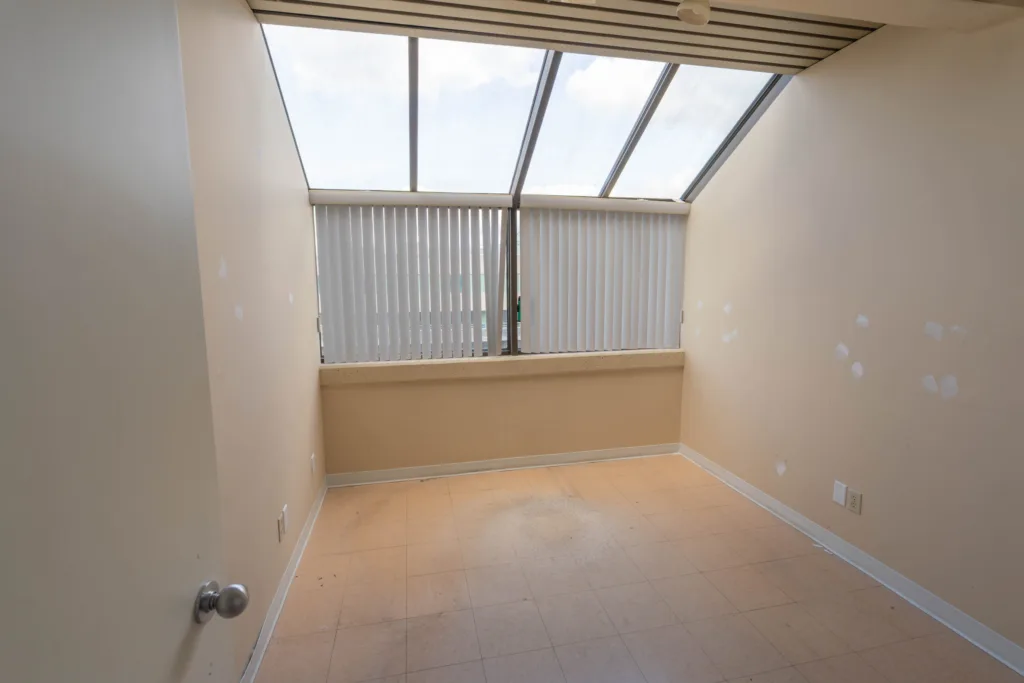 Unit 400 other photo