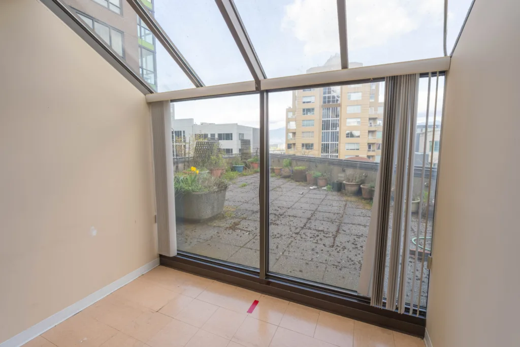 Unit 400 other photo