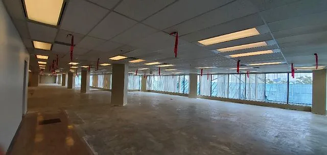 555 West 12th Avenue Unit 302 open floor plan with ceiling lights